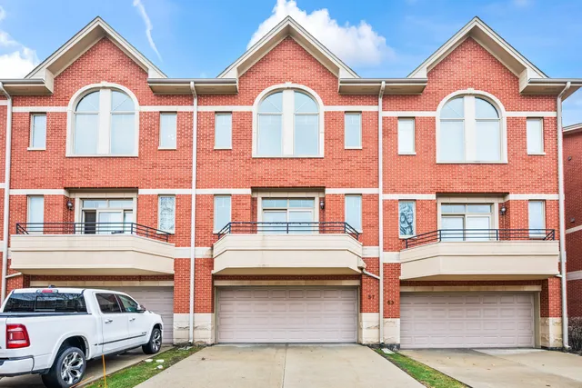 $2,900 | 57 Northfield Terrace, Unit 57, Wheeling, IL 60090