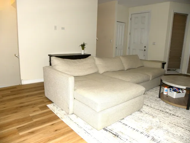 $2,900 | 57 Northfield Terrace, Unit 57, Wheeling, IL 60090