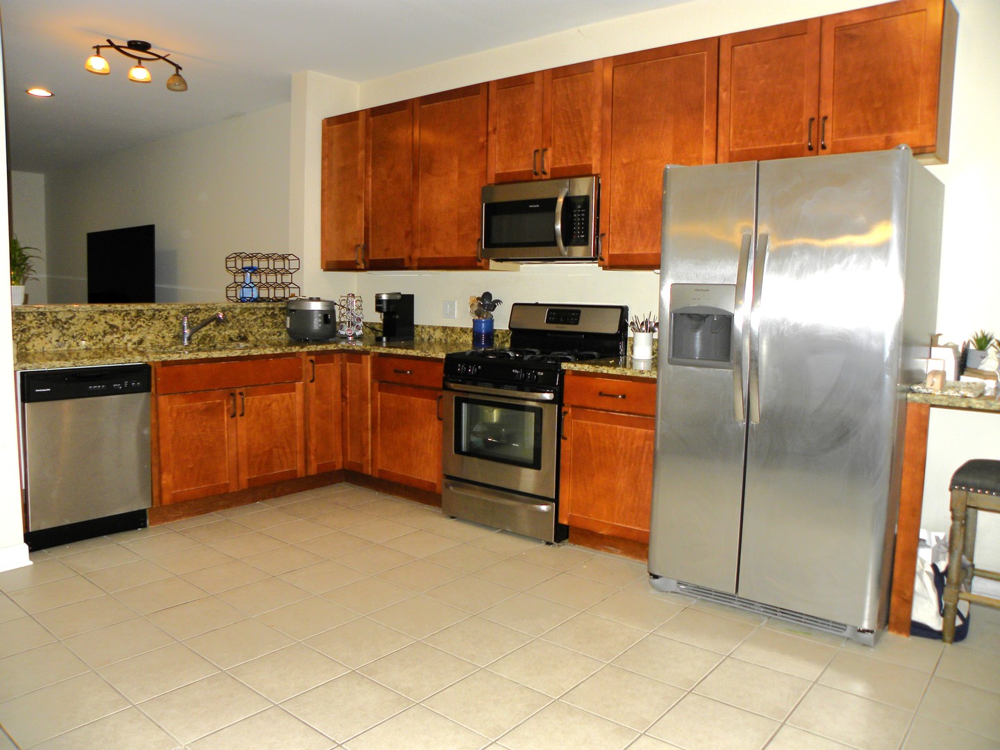 57 Northfield Terrace, Unit 57 Wheeling, IL 60090 - Photo 5 of 15