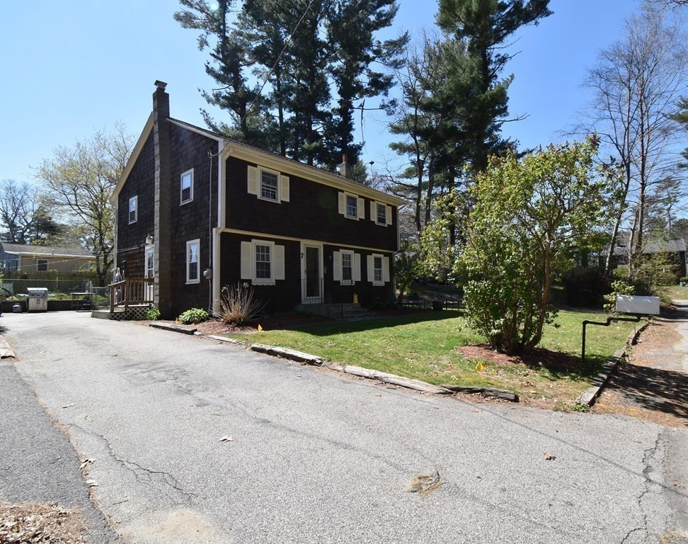 7 Hickory Road Halifax, MA 02338 - Photo 1 of 33 Gallery Image 1