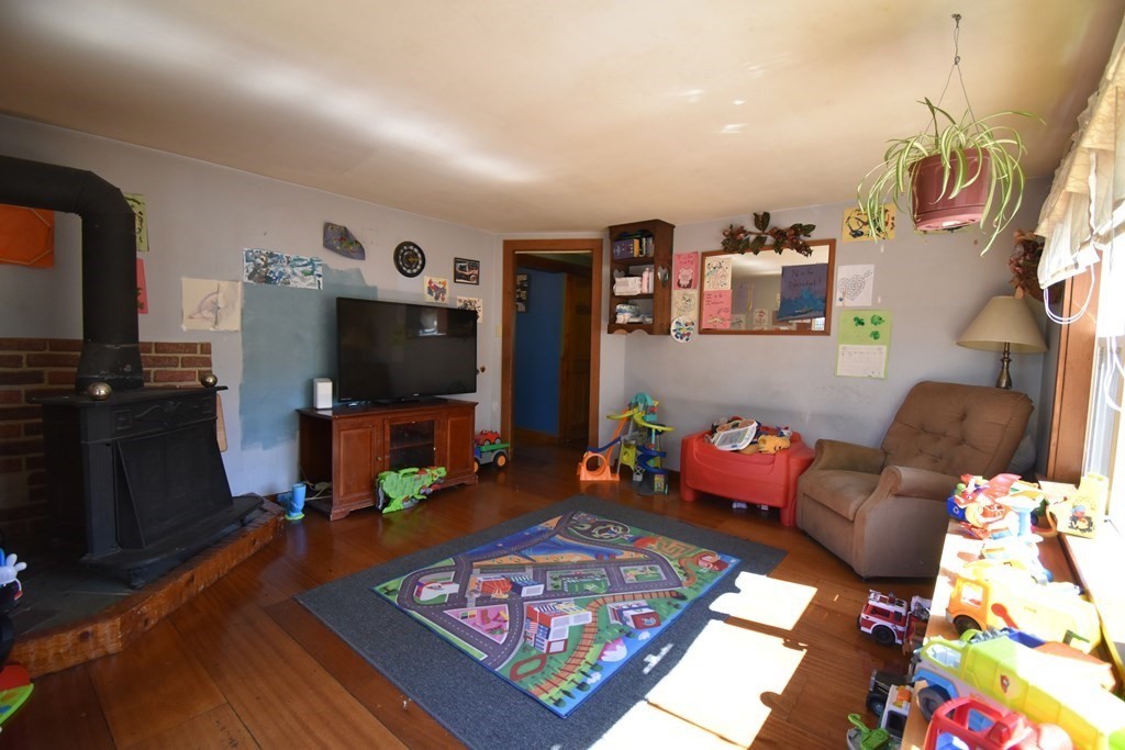 7 Hickory Road Halifax, MA 02338 - Photo 20 of 33 Gallery Image 20