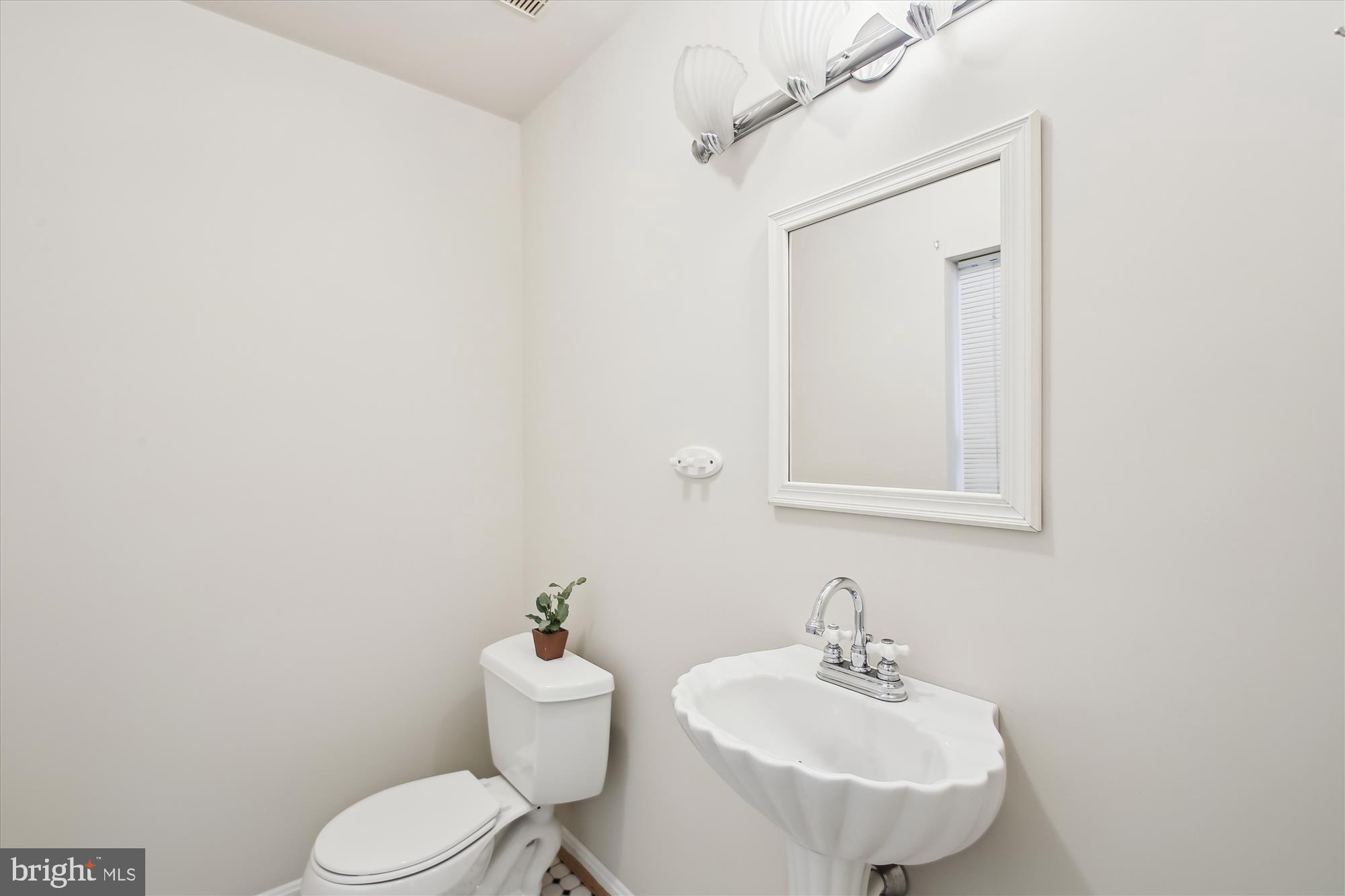 2538 Cheyenne Way Crofton, MD 21114 - Photo 19 of 29 Powder Room