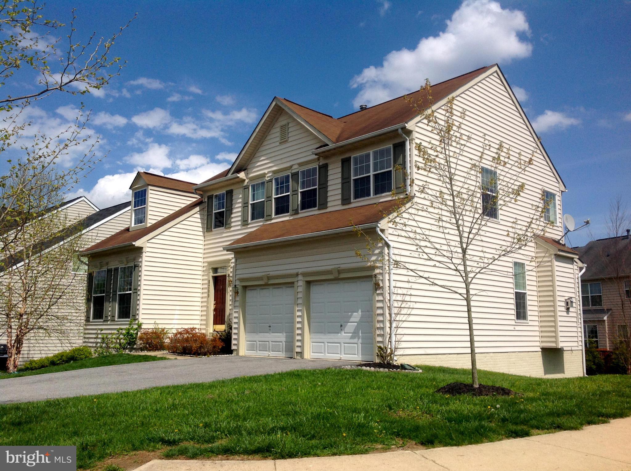 8200 Michaels Ridge Ellicott City, MD 21043 - Photo 1 of 15 Exterior (Front)