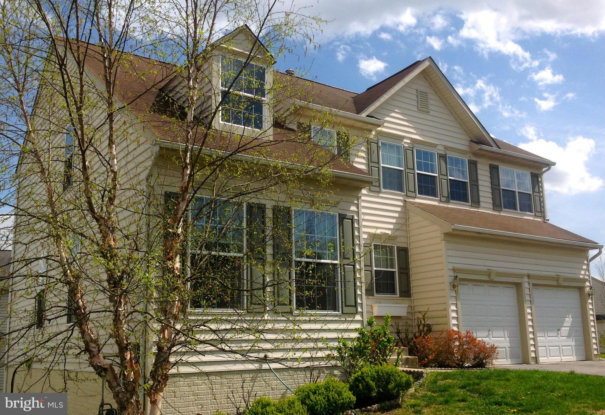 8200 Michaels Ridge Ellicott City, MD 21043 - Photo 2 of 15 Exterior (Front)