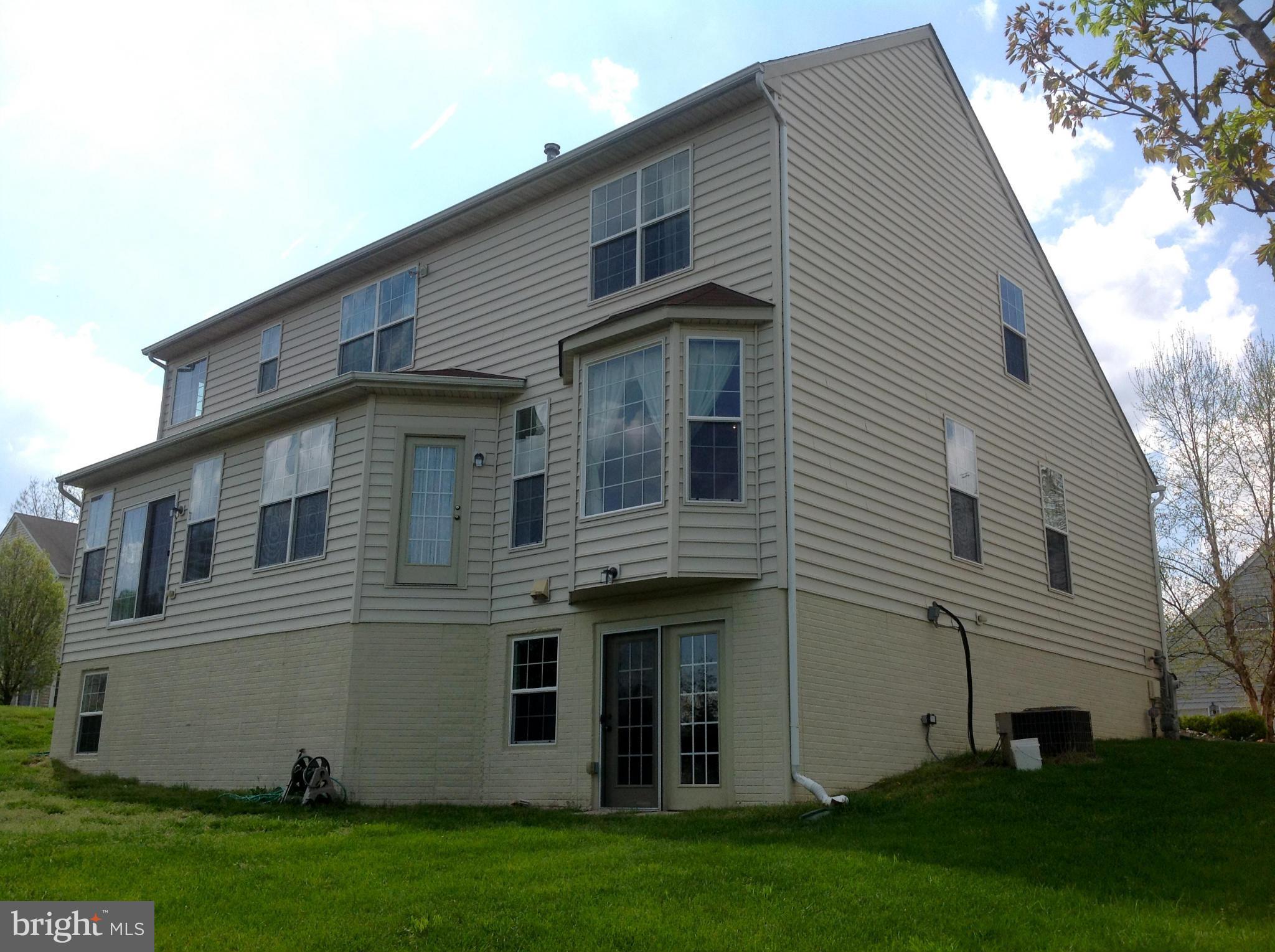 8200 Michaels Ridge Ellicott City, MD 21043 - Photo 4 of 15 Exterior (Rear)