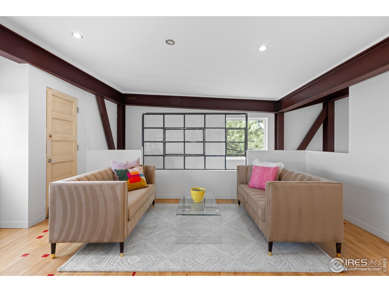 1440 Reed Ranch Road Boulder, CO 80302 - Photo 14 of 40 Sitting area in primary - plenty of room to create your own space.