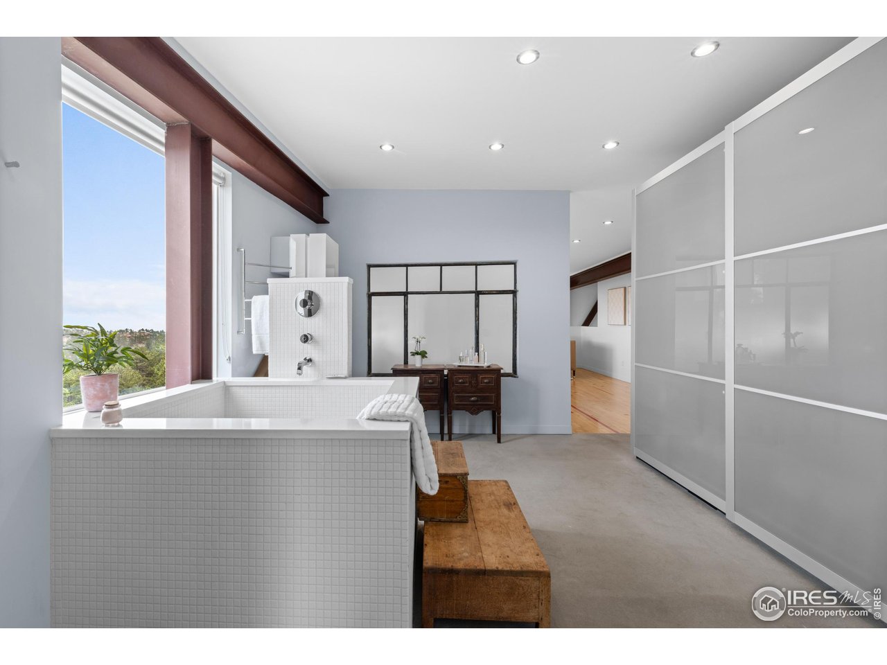 1440 Reed Ranch Road Boulder, CO 80302 - Photo 7 of 40 Primary bath with Japanese soaking tub. Relax and soak in the views.