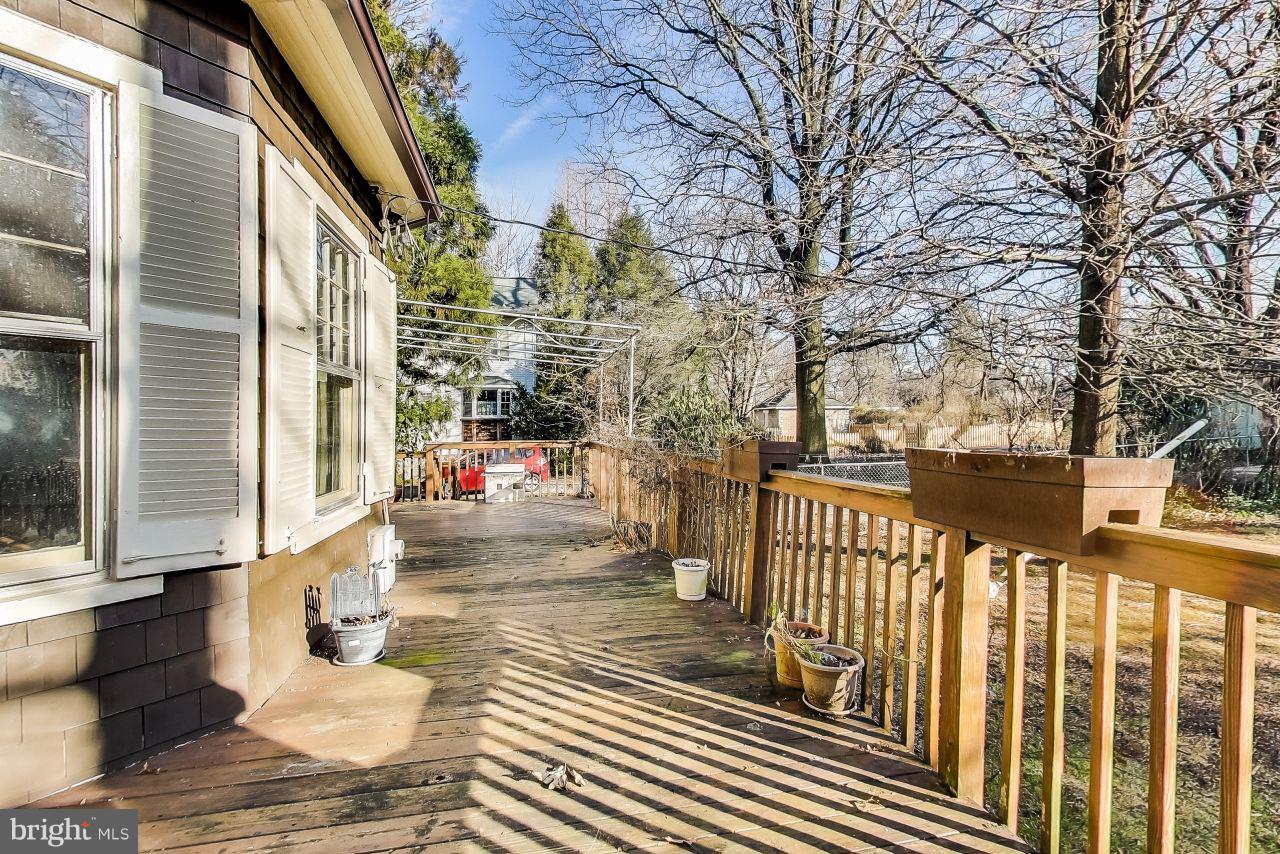 2417 Ken Oak Road Baltimore, MD 21209 - Photo 14 of 39 Large rear deck