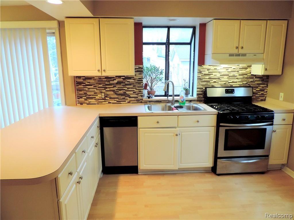 3385 Bathurst Avenue Rochester Hills, MI 48309 - Photo 8 of 19