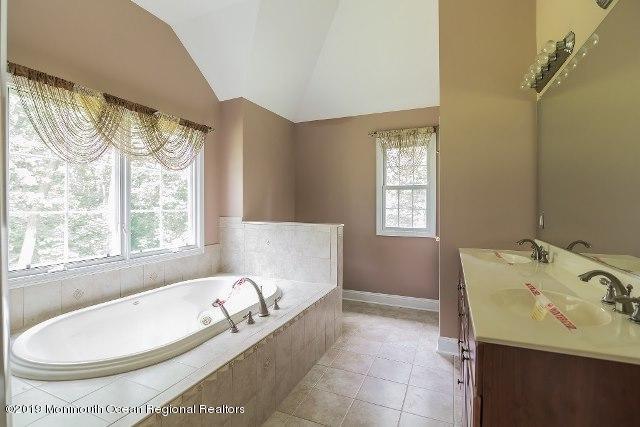 100 Kozloski Road Freehold, NJ 07728 - Photo 22 of 23 HJB_1350-4544652