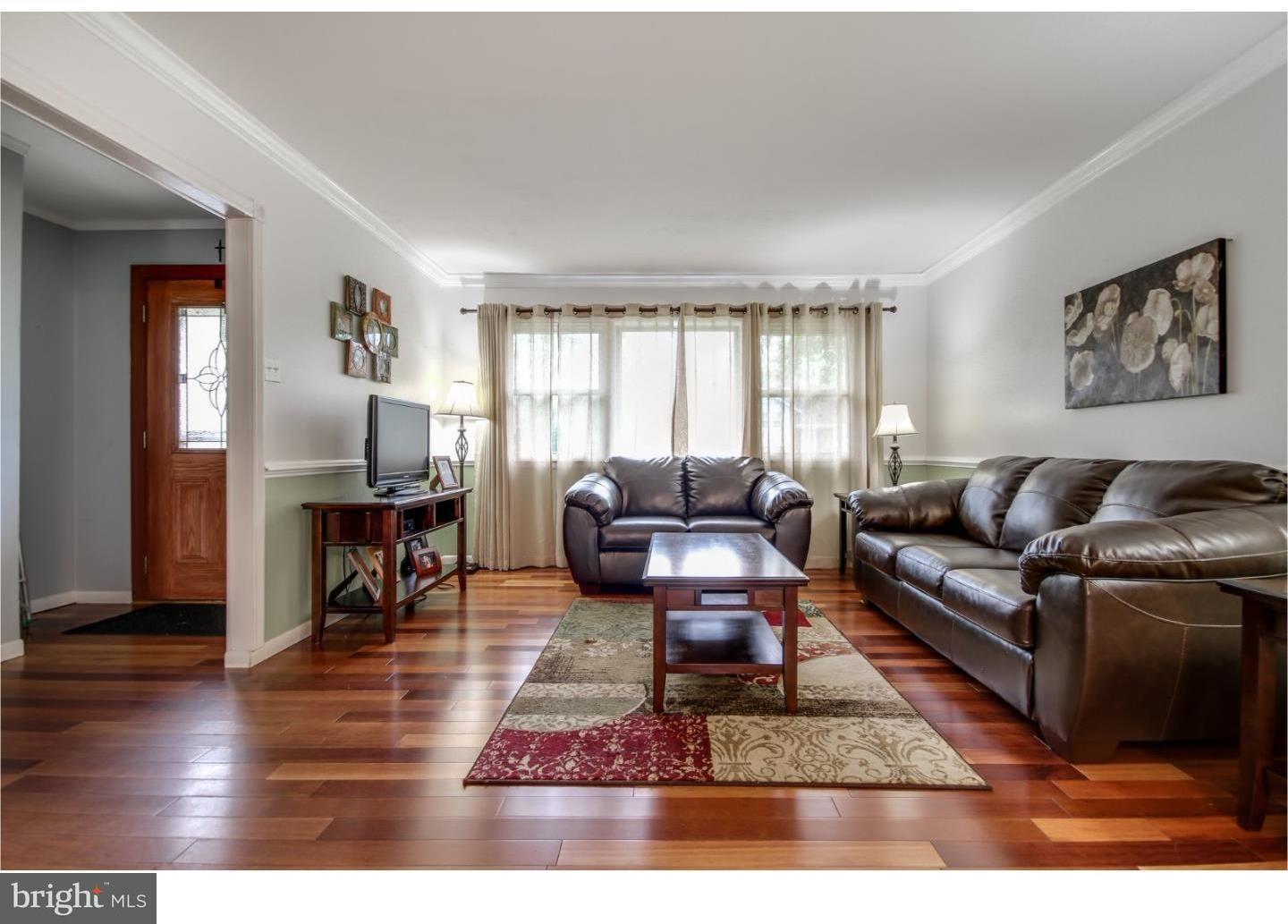 215 Avon Road Cherry Hill, NJ 08034 - Photo 7 of 10 Living Room