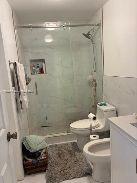 261 East 37th Street Hialeah, FL 33013 - Photo 7 of 13 a bathroom with a sink and a mirror