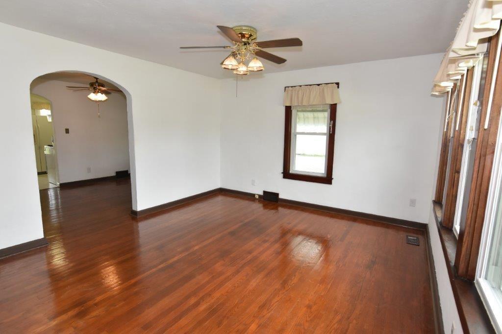 2301 7th Street Columbus, IN 47201 - Photo 7 of 27 Gallery Image 7
