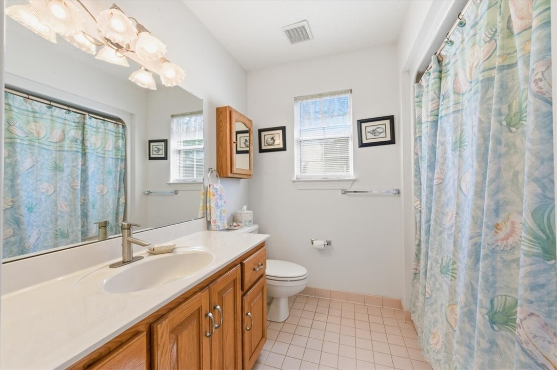 2127 Charing Cross, Unit CROSS Brunswick, GA 31525 - Photo 38 of 54 Guest Bathroom