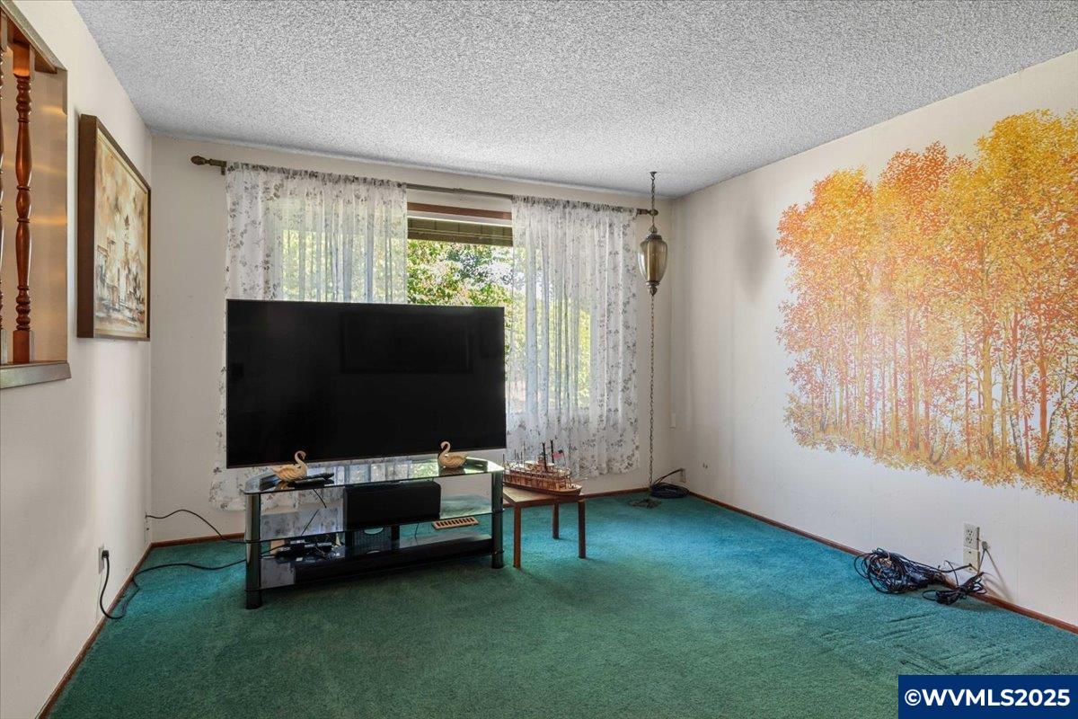 593 Howell Prairie Road Northeast Salem, OR 97317 - Photo 6 of 37 Gallery Image 6