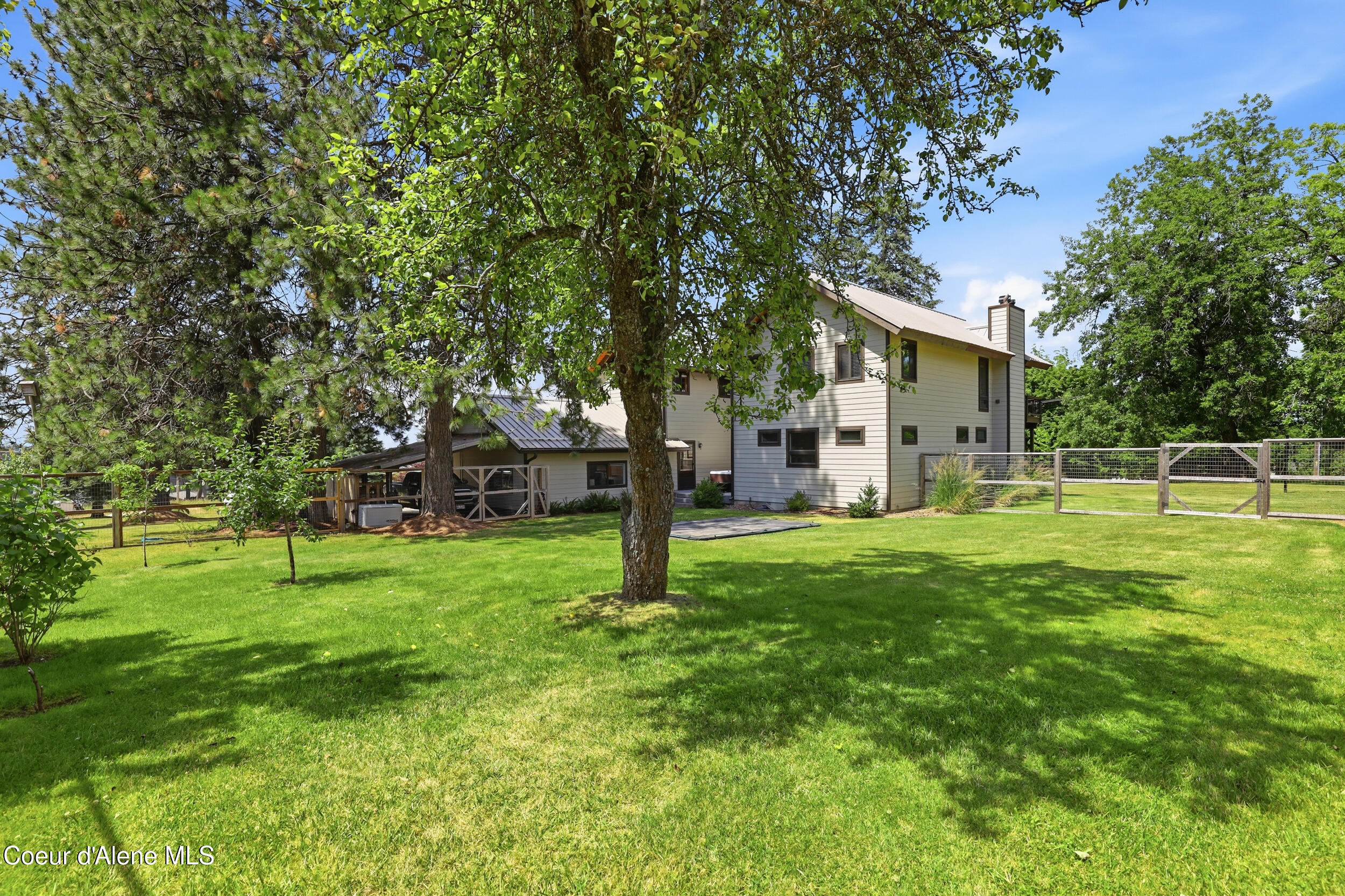 1542 Peninsula Road Hope, ID 83836 - Photo 3 of 66 7_img_9675