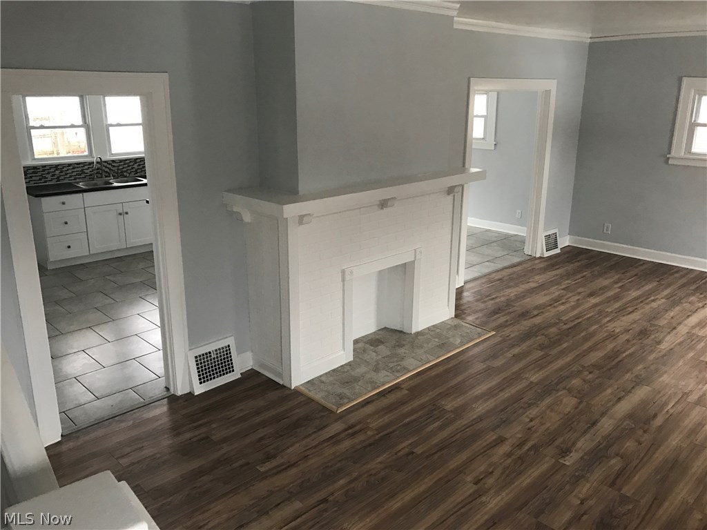 3426 Winsford Road Cleveland Heights, OH 44112 - Photo 3 of 22