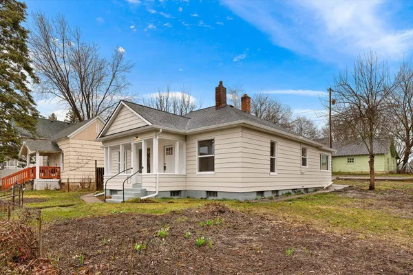 $269,900 | 320 South Crosby Street, Tekoa, WA 99033