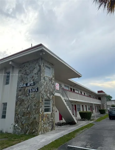 $1,795 | 5165 West Flagler Street, Unit 1, Miami, FL 33134