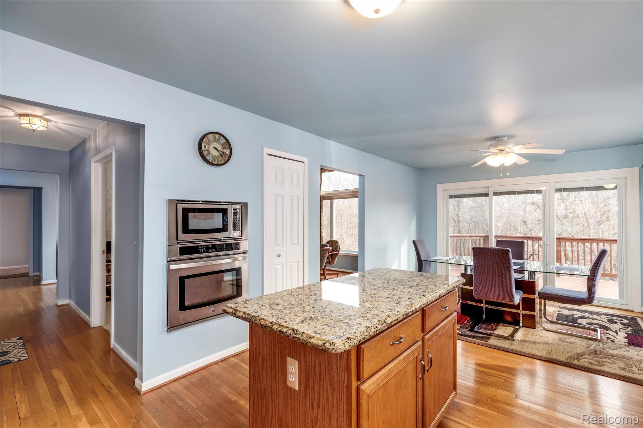 2176 Lakeside Road Troy, MI 48085 - Photo 16 of 49