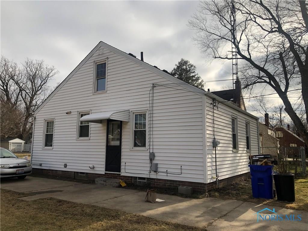 921 Searles Road Toledo, OH 43607 - Photo 3 of 23 Photo 3