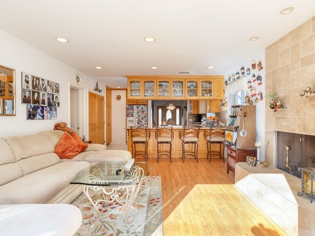 $1,275,000 | 1030 East Acacia Avenue, El Segundo, CA 90245