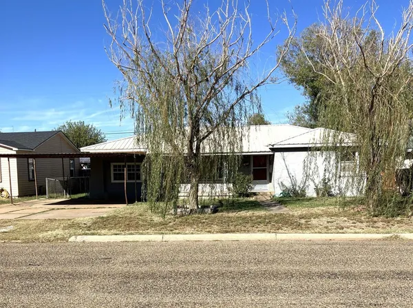$68,500 | 305 Southeast 8th, Plainview, TX 79072