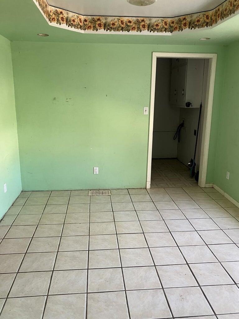 305 Southeast 8th Plainview, TX 79072 - Photo 14 of 63 14