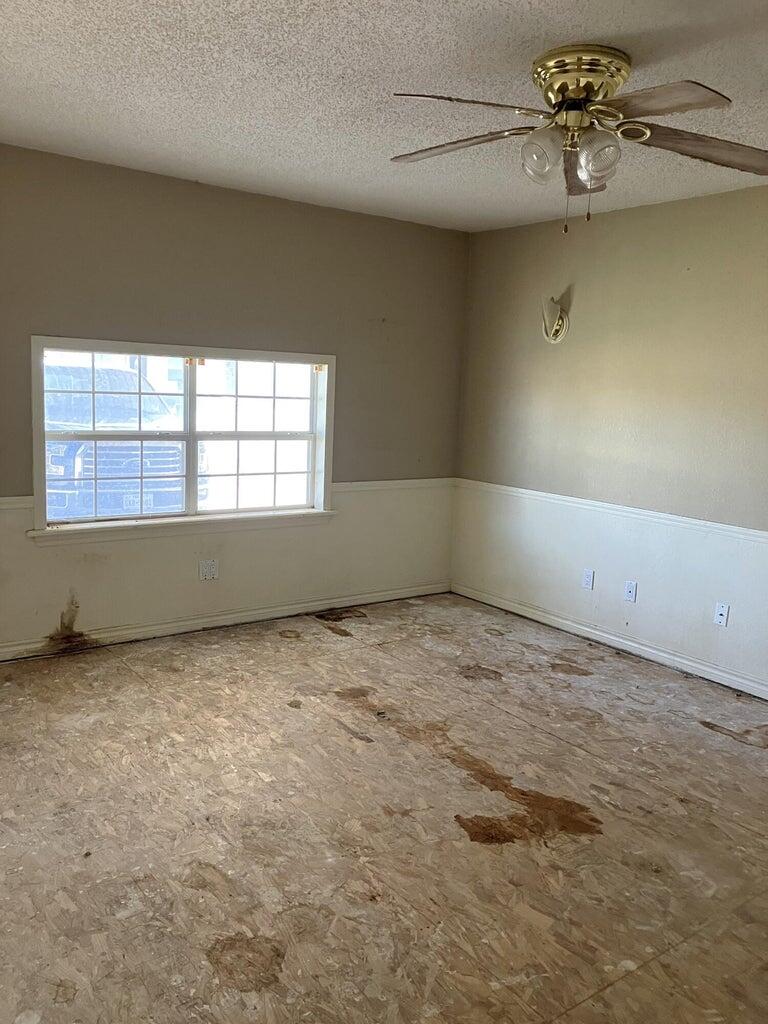 305 Southeast 8th Plainview, TX 79072 - Photo 17 of 63 17