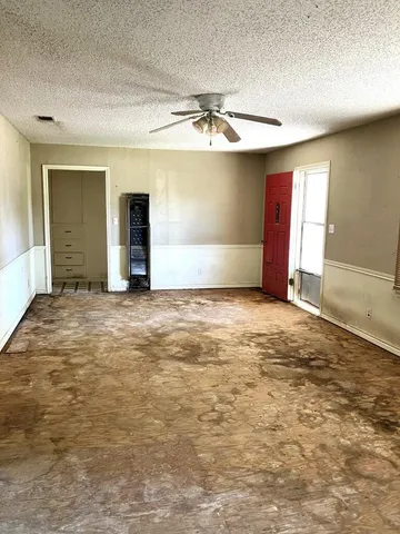 $68,500 | 305 Southeast 8th, Plainview, TX 79072