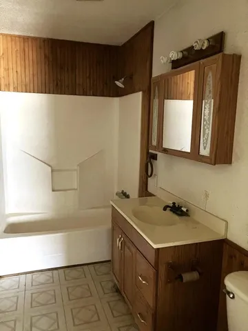 $68,500 | 305 Southeast 8th, Plainview, TX 79072