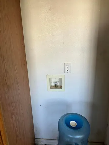 $68,500 | 305 Southeast 8th, Plainview, TX 79072