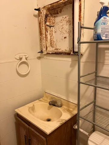 $68,500 | 305 Southeast 8th, Plainview, TX 79072