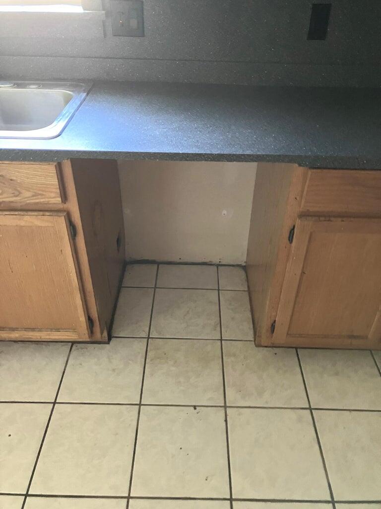 305 Southeast 8th Plainview, TX 79072 - Photo 6 of 63 6