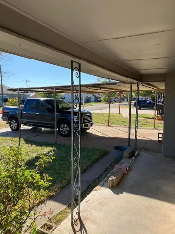 $68,500 | 305 Southeast 8th, Plainview, TX 79072