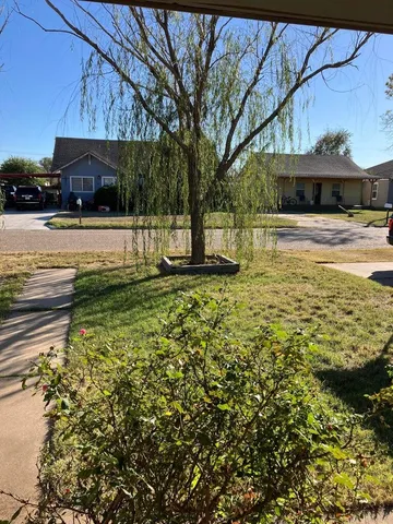$68,500 | 305 Southeast 8th, Plainview, TX 79072