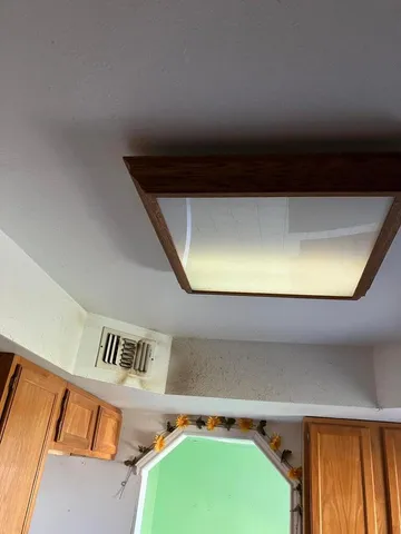 $68,500 | 305 Southeast 8th, Plainview, TX 79072