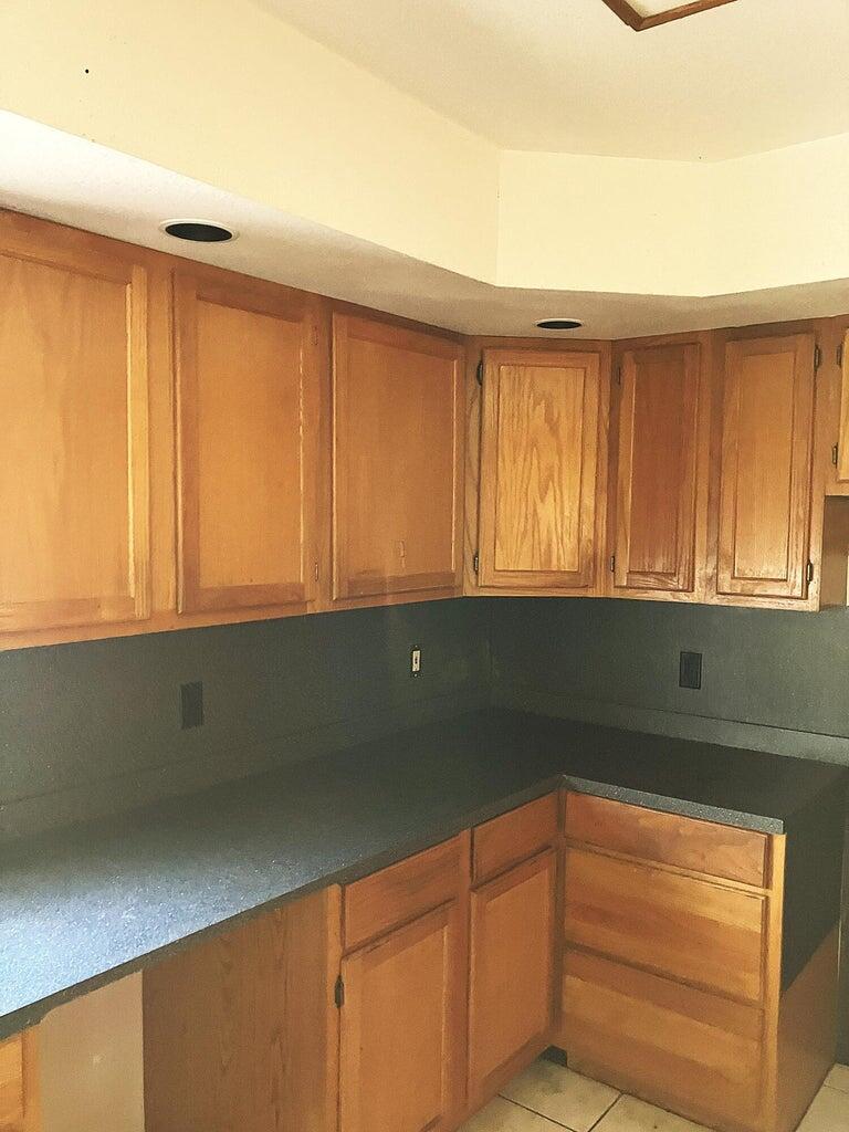 305 Southeast 8th Plainview, TX 79072 - Photo 10 of 63 10