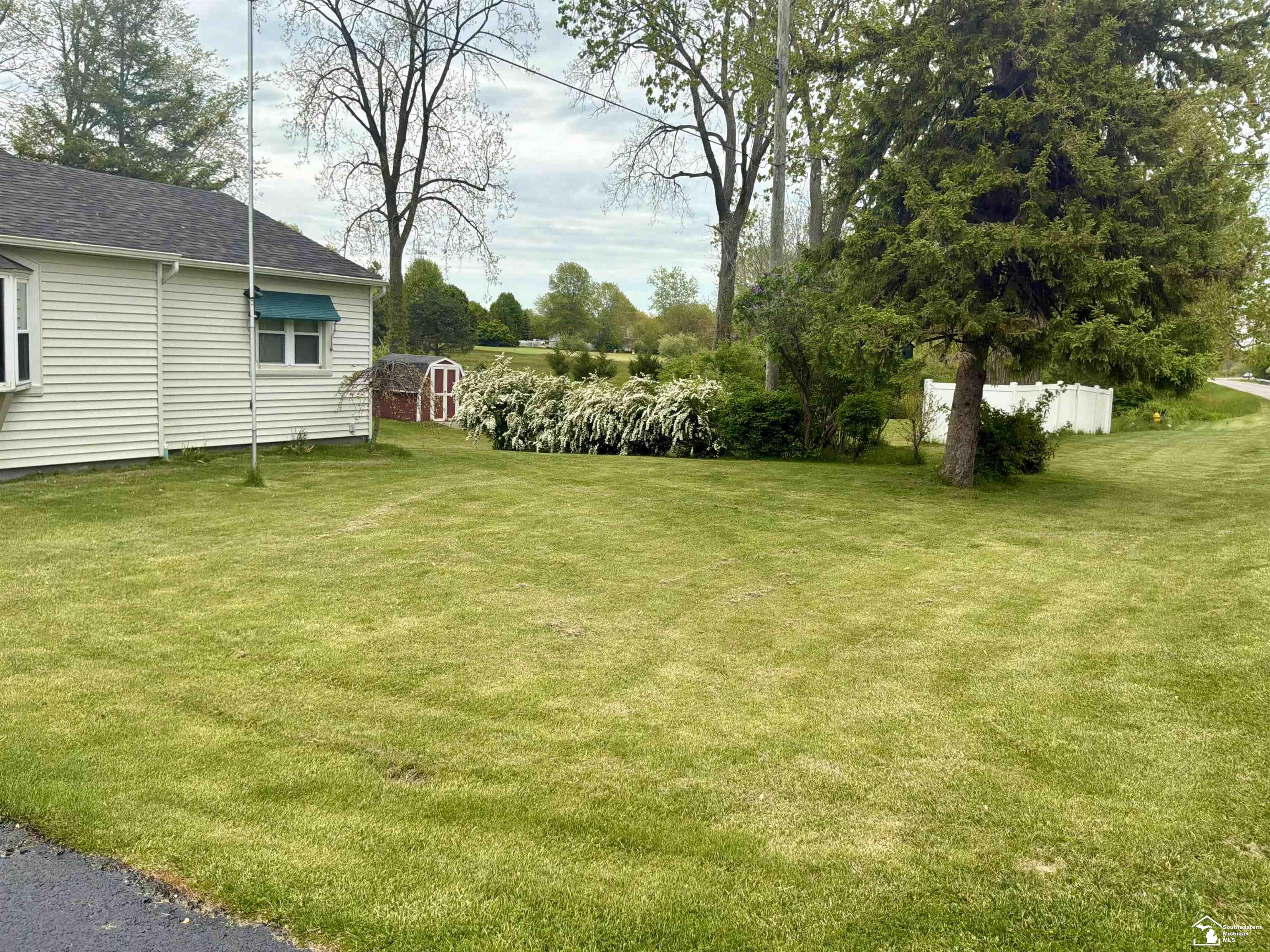 2139 Sandy Creek Road Monroe, MI 48162 - Photo 2 of 25
