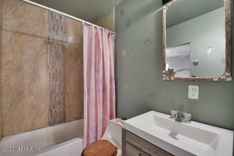 3333 Claremont Road Jacksonville, FL 32207 - Photo 16 of 20 Bathroom