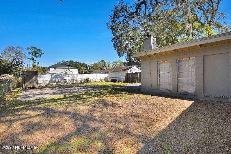 3333 Claremont Road Jacksonville, FL 32207 - Photo 18 of 20 Large Back Yard