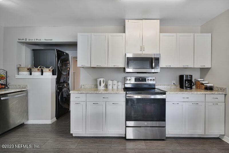 3333 Claremont Road Jacksonville, FL 32207 - Photo 7 of 20 Updated Kitchen