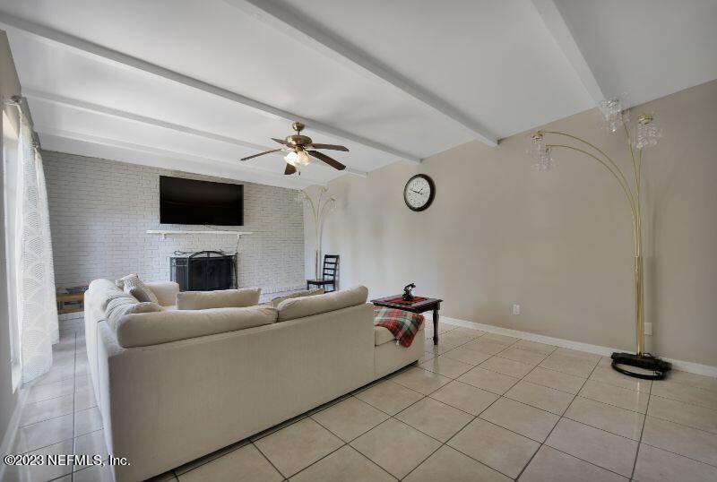 3333 Claremont Road Jacksonville, FL 32207 - Photo 10 of 20 Large Family Room