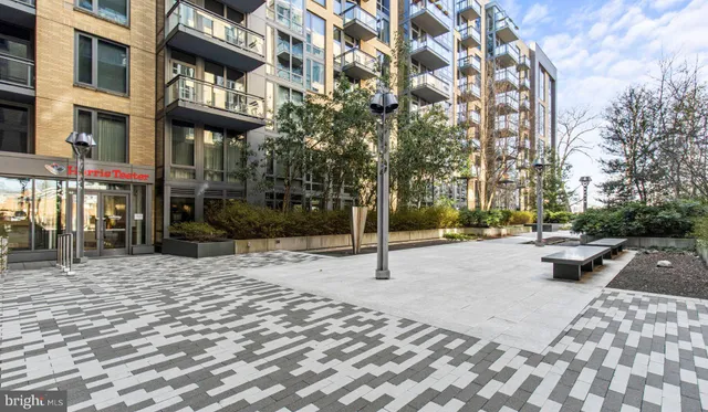 $3,849 | 8300 Wisconsin Avenue, Unit 2B1704, Bethesda, MD 20814