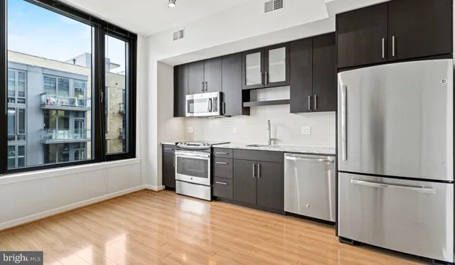 $3,849 | 8300 Wisconsin Avenue, Unit 2B1704, Bethesda, MD 20814