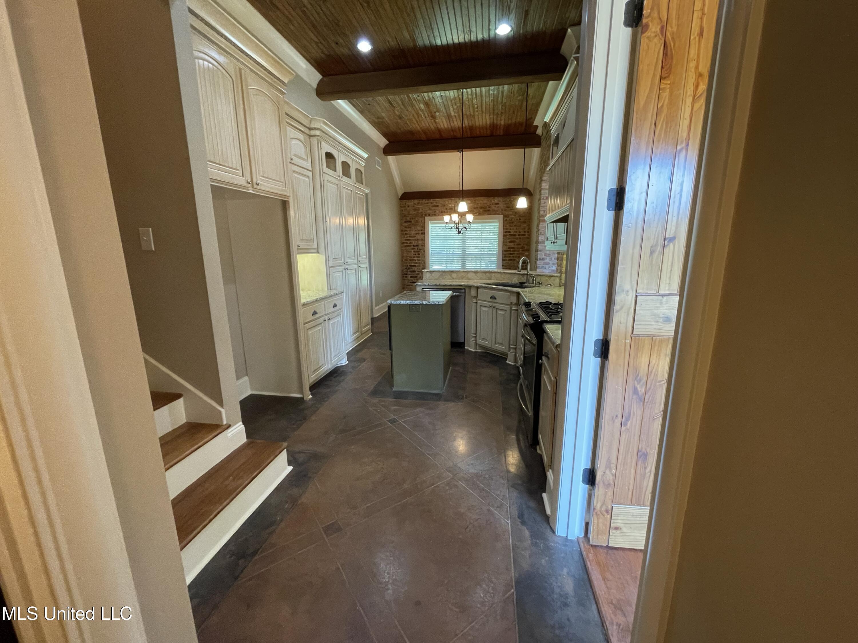 143 Huntington View Brandon, MS 39047 - Photo 16 of 56 fKitchen1