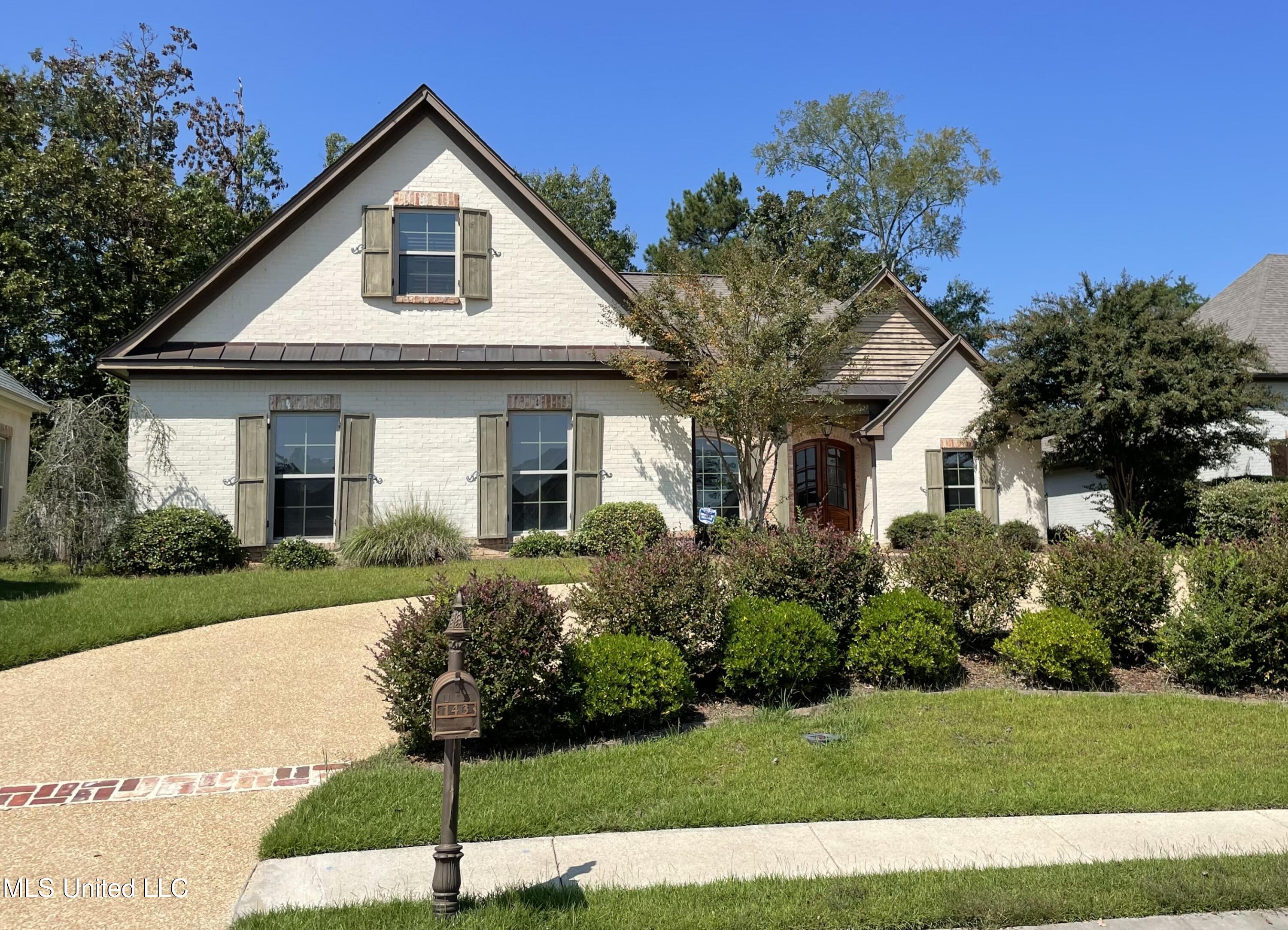 143 Huntington View Brandon, MS 39047 - Photo 3 of 56 aFront2