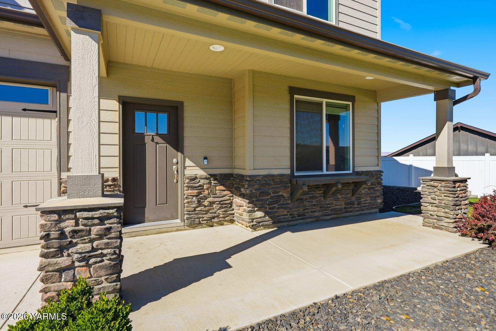 7901 West Whatcom Avenue Yakima, WA 98903 - Photo 3 of 33 Front Enterance