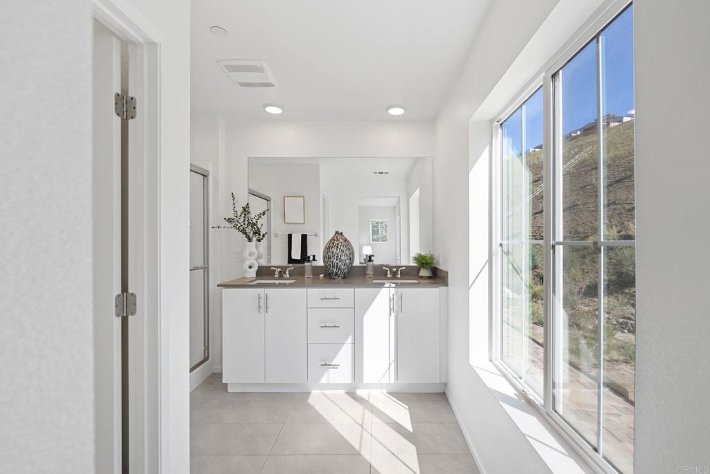 35103 Lemongrass Place Fallbrook, CA 92028 - Photo 27 of 62 Primary Bath