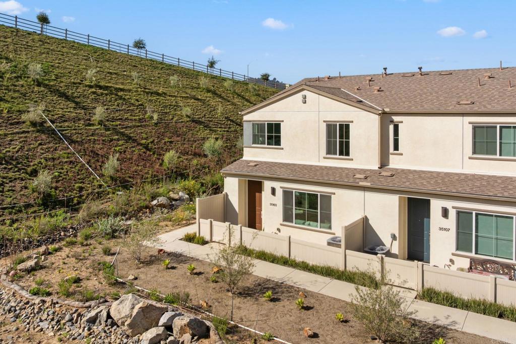 35103 Lemongrass Place Fallbrook, CA 92028 - Photo 3 of 62